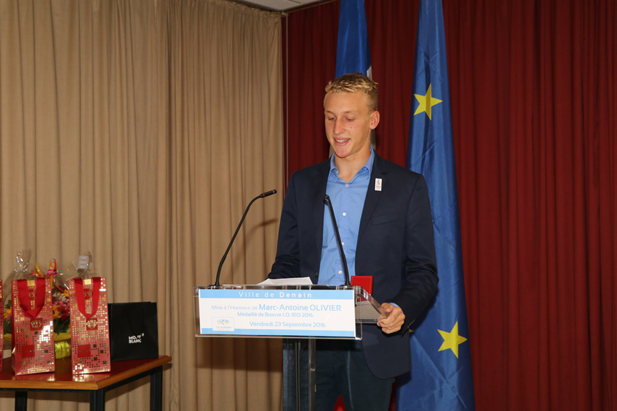 Marc-Antoine Olivier a dédié sa médaille olympique à son frère aîné, qui lui a donné le goût de la natation.